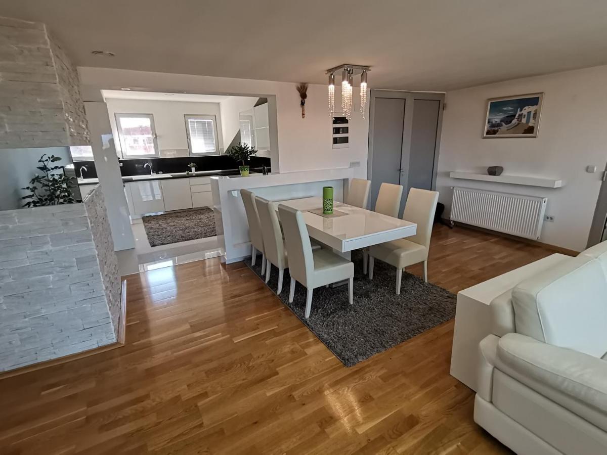 Atina Lux Hostel Leskovac  Eksteriør billede