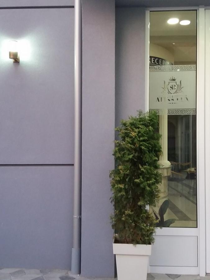 Atina Lux Hostel Leskovac  Eksteriør billede
