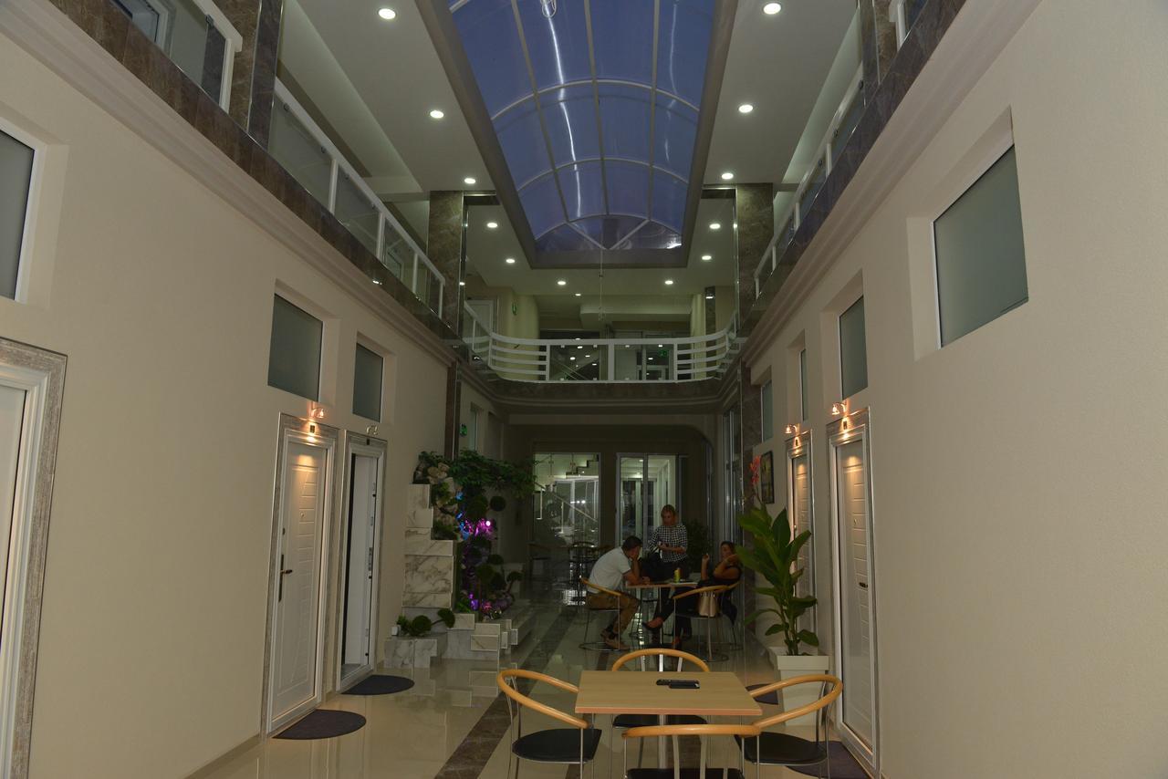 Atina Lux Hostel Leskovac  Eksteriør billede