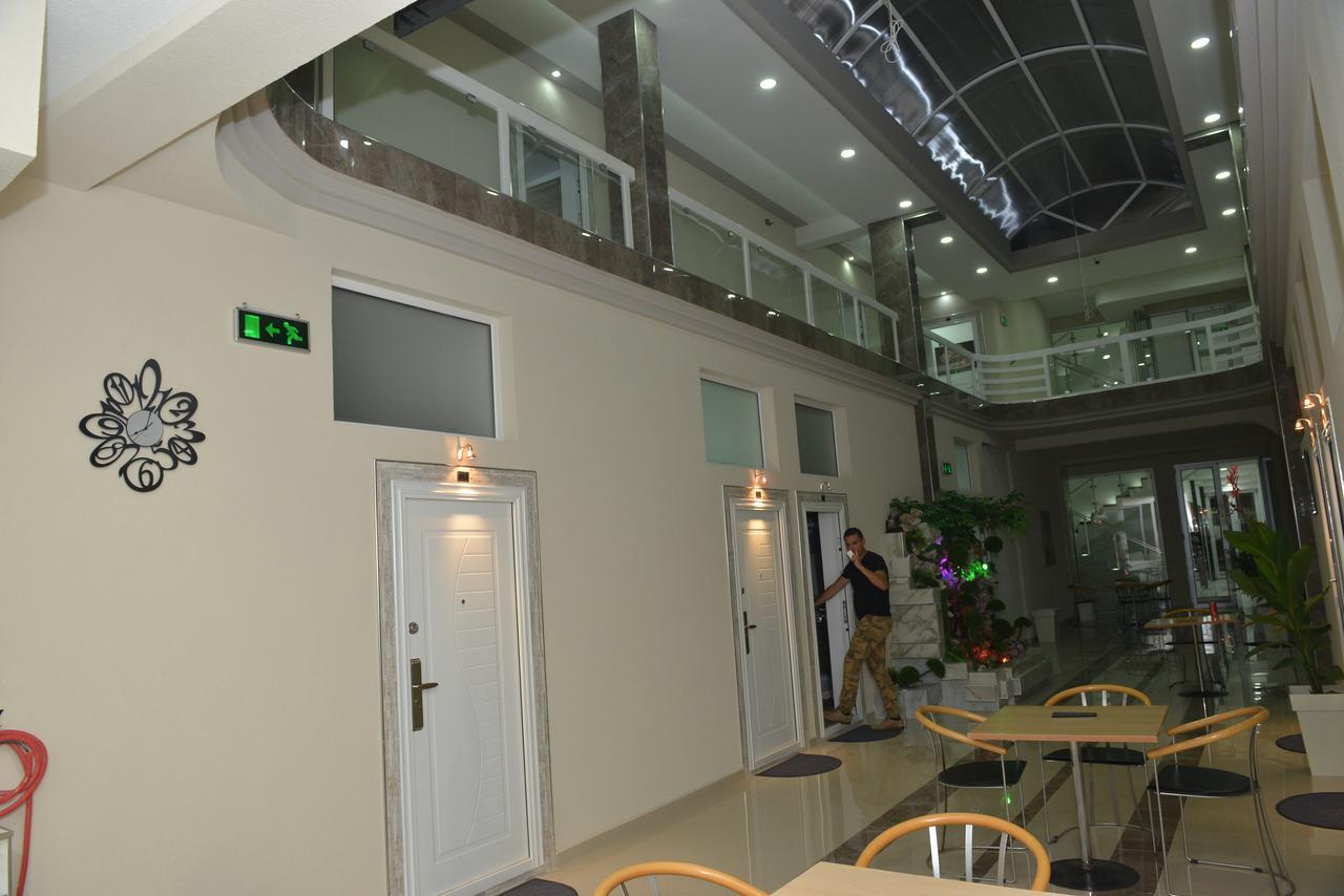 Atina Lux Hostel Leskovac  Eksteriør billede
