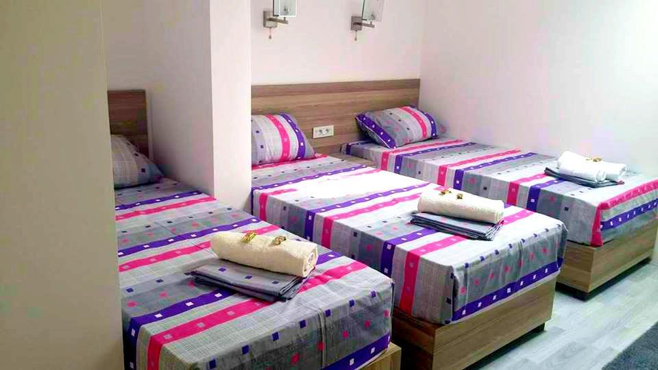 Atina Lux Hostel Leskovac  Eksteriør billede
